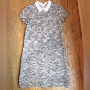 Super trendy gray patterned dress. Perfect for all seasons.